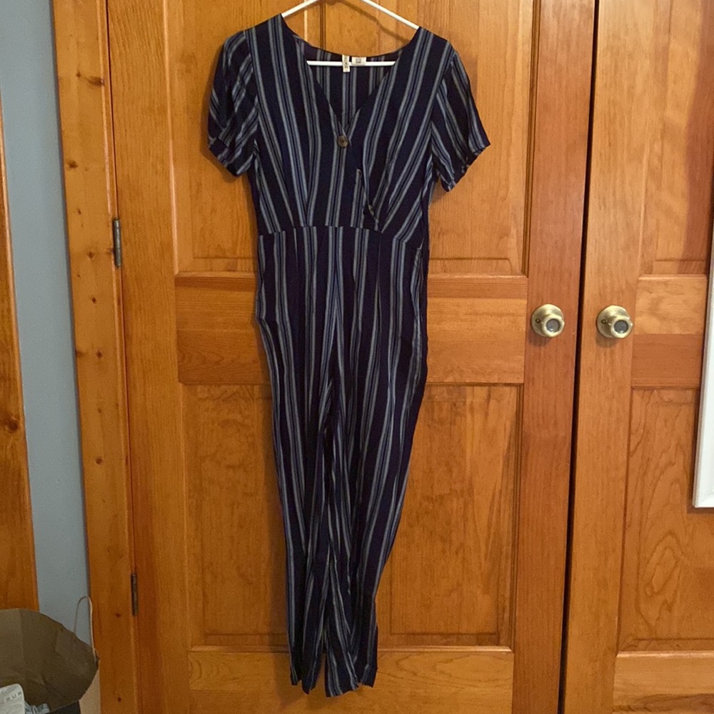 Sky and Sparrow Navy Blue and White Jumpsuit